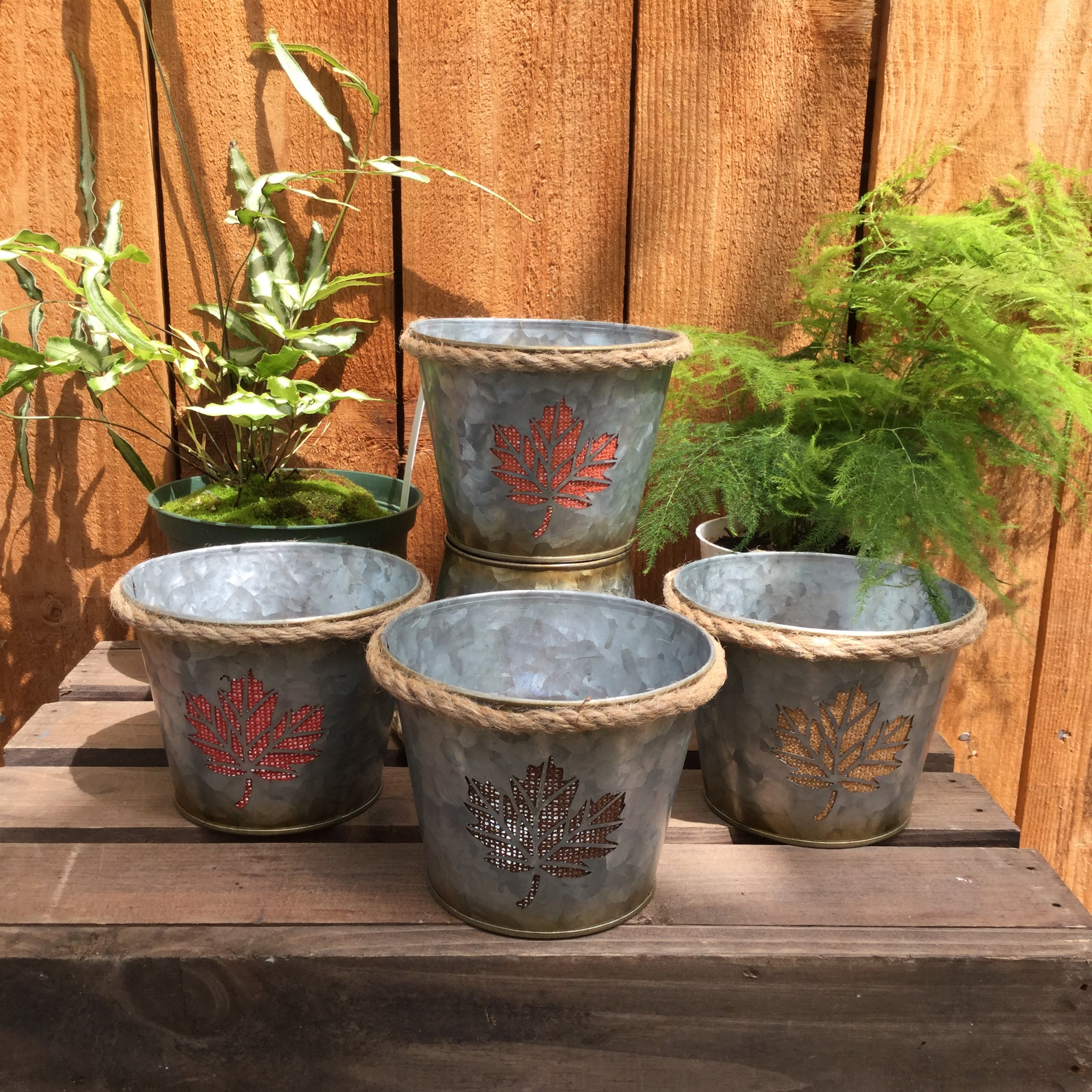 Burlap Leaf Tin Pot Cover