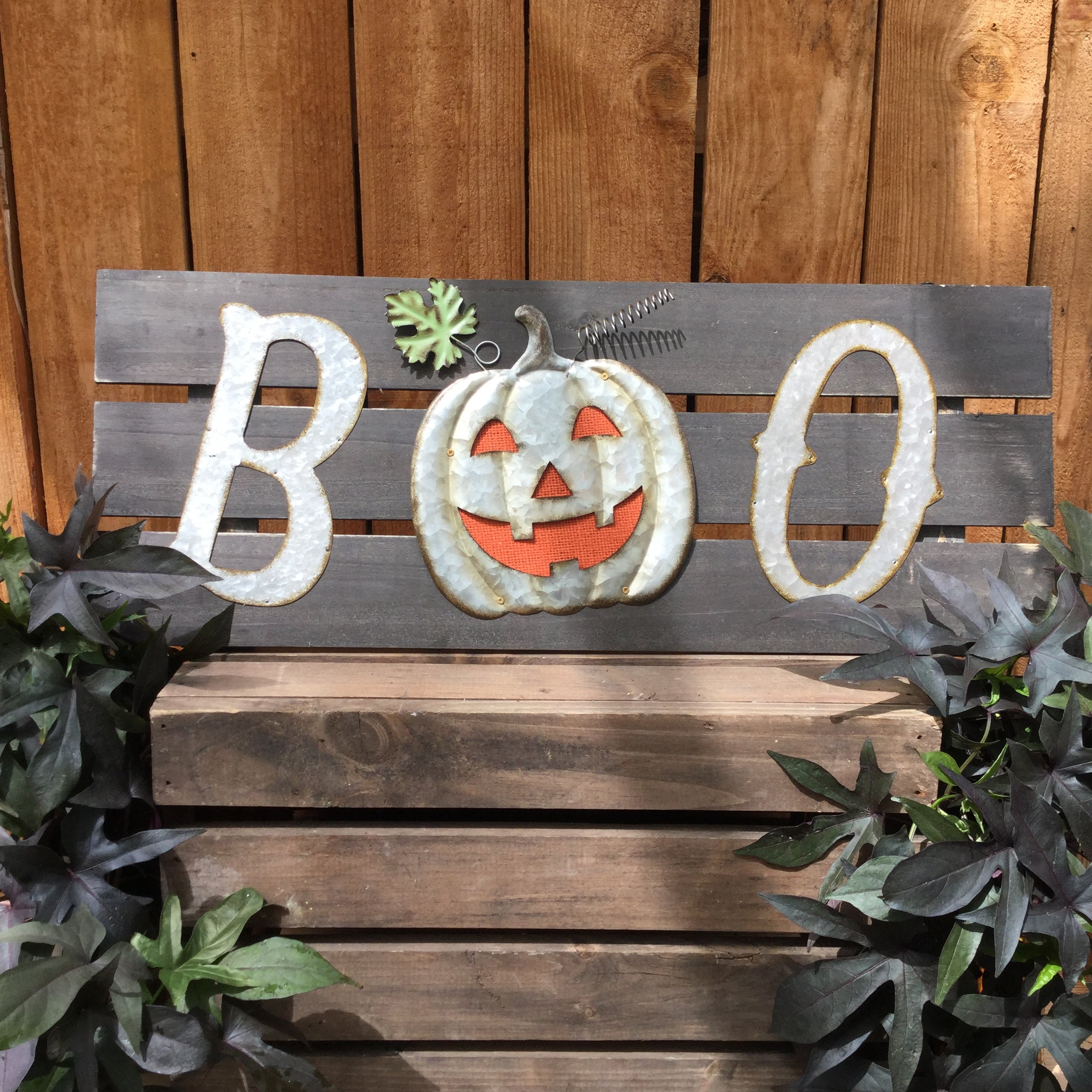 Wooden slat wall hanging “Boo”